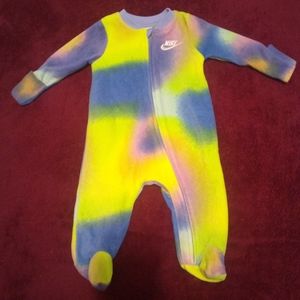 Nike Tie Dye Footed Sleeper (Baby Girl)/Size 3 Months